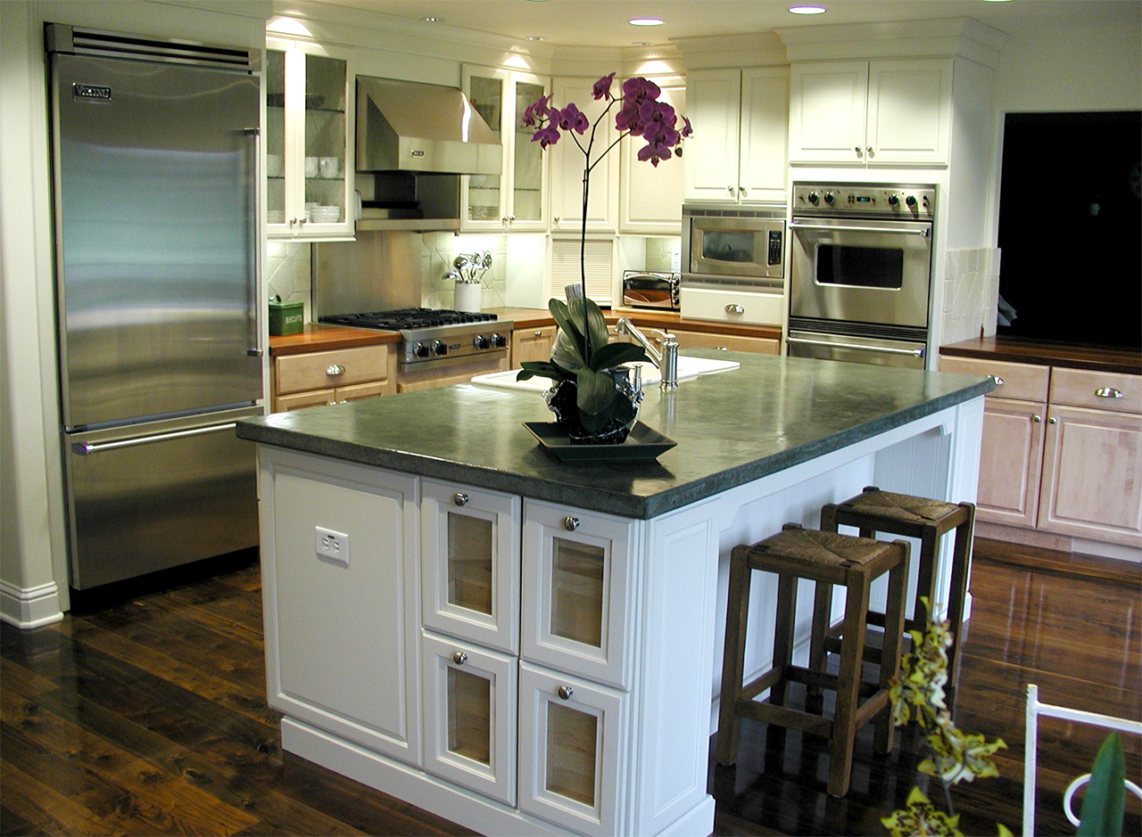 White maple cabinets in San Mateo, California